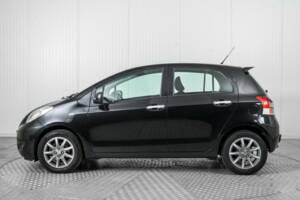 Bild 9/50 von Toyota Yaris 1.33 VVT-i (2011)