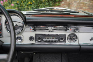 Immagine 28/50 di Mercedes-Benz 280 SL (1969)