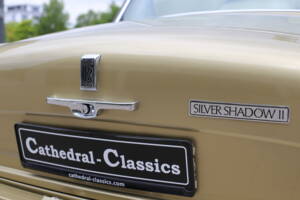 Image 16/37 de Rolls-Royce Silver Shadow II (1978)