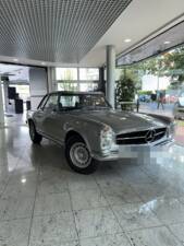 Image 4/10 of Mercedes-Benz 280 SL (1971)