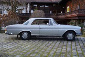 Image 9/14 de Mercedes-Benz 280 SE (1969)