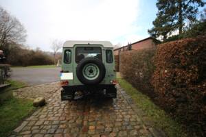 Bild 9/24 von Land Rover Defender 110 Heritage (2015)