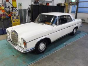 Image 48/50 of Mercedes-Benz 300 SE (1966)