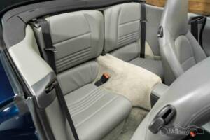 Image 7/19 of Porsche 911 Carrera 4 (1999)