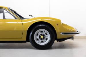 Afbeelding 17/39 van Ferrari Dino 246 GT (1970)