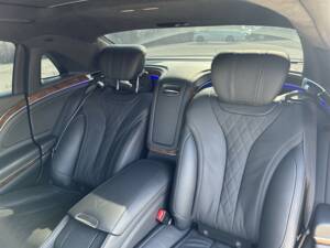 Bild 30/43 von Mercedes-Benz Maybach S 500 (2015)