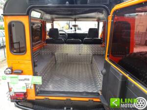 Image 17/38 of Land Rover 90 (1987)