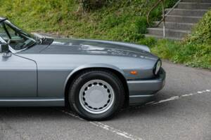 Image 35/36 of Jaguar XJR-S V12 Le Mans (1988)