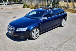 Bild 5/22 von Audi S6 Avant 5.2 V10 quattro (2006)