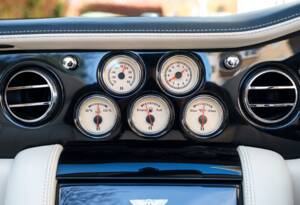 Bild 17/27 von Bentley Azure (2007)