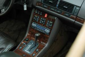 Bild 29/50 von Mercedes-Benz 300 SE (1992)