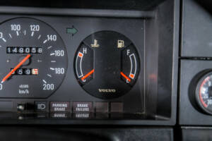 Image 23/50 of Volvo 240 (1983)