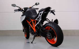 Image 57/83 of KTM 1290 Super Duke R (2018)