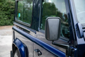 Image 16/50 de Land Rover Defender 90 Td5 (2003)