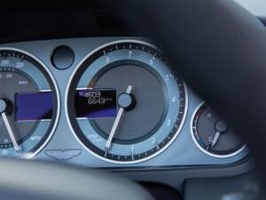 Bild 49/68 von Aston Martin V12 Vantage S (2018)