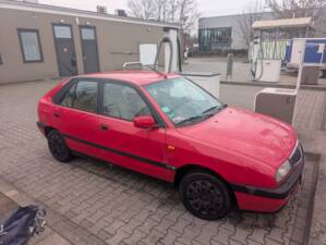 Bild 21/23 von Lancia Delta 1.6 HF (1990)