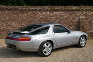 Image 45/50 of Porsche 928 GTS (1993)