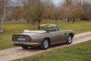 Image 33/99 of Aston Martin DB 6 Volante (1968)