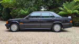 Imagen 35/69 de Mercedes-Benz 190 E 2.3-16 (1985)