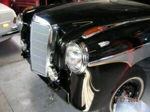 Afbeelding 67/118 van Mercedes-Benz 220 S Cabriolet (1957)