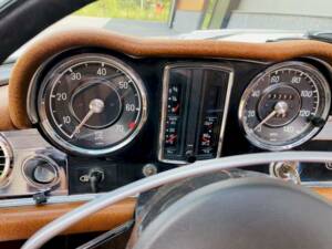 Image 18/36 of Mercedes-Benz 280 SL (1969)