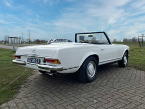 Image 7/8 de Mercedes-Benz 230 SL (1964)