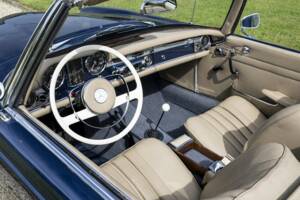 Image 15/44 de Mercedes-Benz 230 SL (1966)