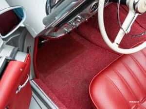 Image 17/44 of Mercedes-Benz 190 SL (1957)