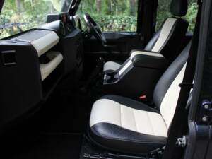 Bild 12/18 von Land Rover Defender 110 (2014)