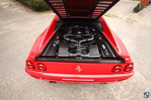 Image 26/93 of Ferrari F 355 Berlinetta (1997)