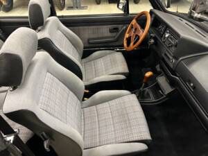 Bild 15/35 von Volkswagen Golf I Cabrio 1.8 (1990)