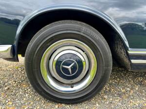 Image 33/50 de Mercedes-Benz 230 SL (1967)