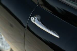 Image 21/50 de Jaguar E-Type (1968)