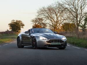 Image 2/53 of Aston Martin V12 Vantage AMR Roadster (2018)