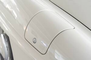 Image 28/50 of Mercedes-Benz 300 SL Roadster (1961)