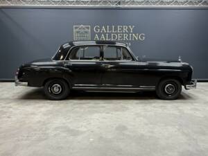 Image 32/50 of Mercedes-Benz 220 S (1955)