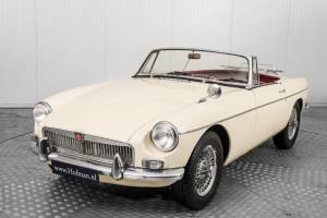 Image 19/50 of MG MGB (1964)