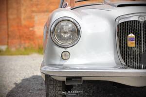 Image 8/70 of Lancia Aurelia B24 Convertible (1957)