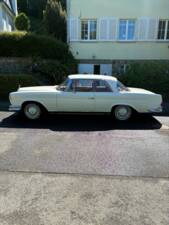 Image 4/19 of Mercedes-Benz 250 SE (1965)