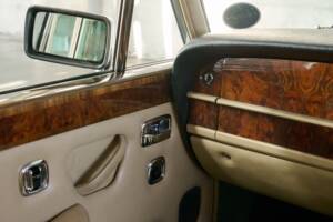 Imagen 46/50 de Rolls-Royce Silver Shadow II (1977)
