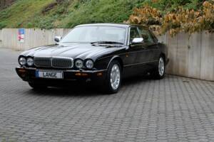 Image 4/60 de Daimler Super V8 (2000)