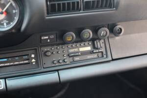 Image 29/43 of Porsche 911 Carrera 3.2 (1985)
