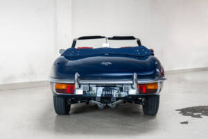Image 7/36 of Jaguar E-Type (1969)