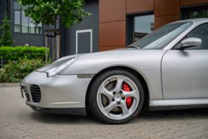 Afbeelding 20/73 van Porsche 911 Carrera 4S (2002)