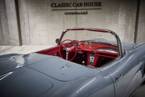 Image 46/78 of Chevrolet Corvette (1962)