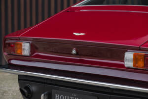 Image 14/20 of Aston Martin V8 (1976)