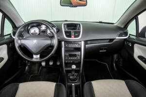 Bild 7/50 von Peugeot 207 CC 1.6 VTi (2009)