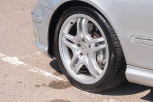 Image 31/50 of Mercedes-Benz CLK 55 AMG (2003)