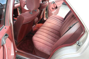 Immagine 6/11 di Mercedes-Benz 200 D (1985)