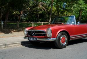Image 16/33 of Mercedes-Benz 280 SL (1970)